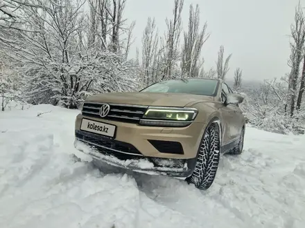 Volkswagen Tiguan 2019 года за 16 000 000 тг. в Алматы – фото 43