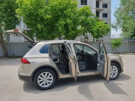 Volkswagen Tiguan 2019 года за 16 000 000 тг. в Алматы – фото 11