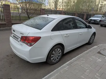 Chevrolet Cruze 2014 года за 3 250 000 тг. в Астана – фото 2