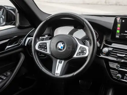 BMW 530 2022 года за 31 000 000 тг. в Алматы – фото 14