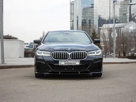 BMW 530 2022 года за 31 000 000 тг. в Алматы – фото 5