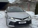 Toyota Camry 2022 года за 21 300 000 тг. в Алматы