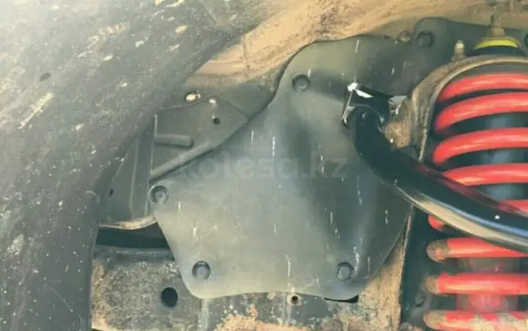 Пыльник двигателя грязезащита за 15 000 тг. в Алматы