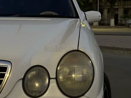 Mercedes-Benz E 320 2000 года за 4 700 000 тг. в Атырау – фото 21
