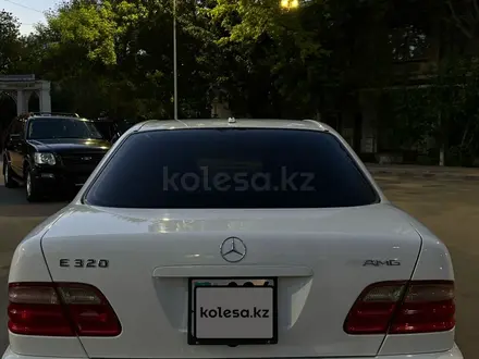 Mercedes-Benz E 320 2000 года за 4 700 000 тг. в Атырау – фото 23