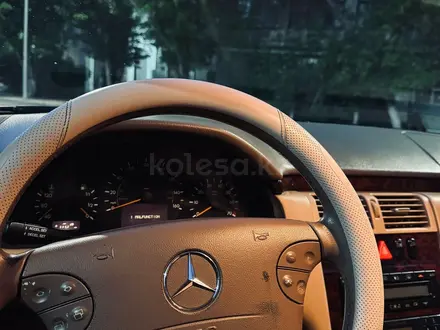 Mercedes-Benz E 320 2000 года за 4 700 000 тг. в Атырау – фото 9