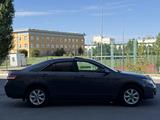 Toyota Camry 2011 года за 5 900 000 тг. в Уральск – фото 2