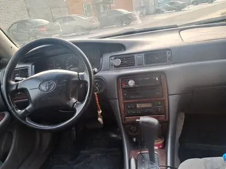 Toyota Camry 1997 года за 2 900 000 тг. в Семей – фото 5