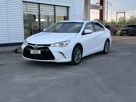 Toyota Camry 2015 года за 5 600 000 тг. в Уральск – фото 4