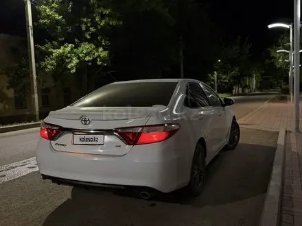 Toyota Camry 2015 года за 5 600 000 тг. в Уральск – фото 8