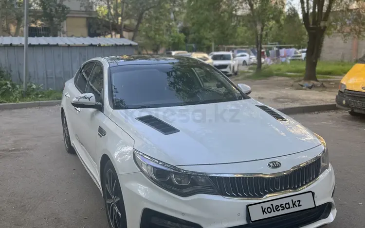 Kia K5 2018 года за 8 000 000 тг. в Алматы