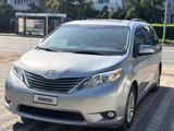 Toyota Sienna 2013 года за 7 800 000 тг. в Уральск – фото 2
