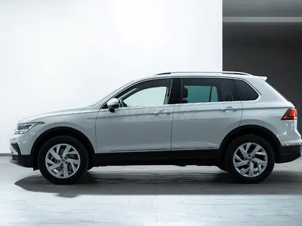 Volkswagen Tiguan 2022 года за 17 668 800 тг. в Алматы – фото 4