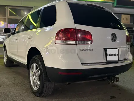 Volkswagen Touareg 2005 года за 4 400 000 тг. в Астана – фото 3