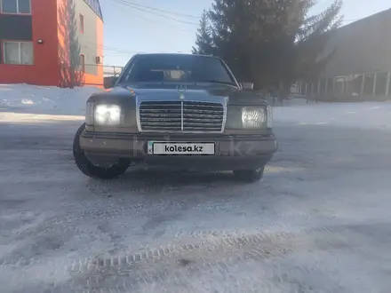 Mercedes-Benz E 220 1993 года за 1 600 000 тг. в Петропавловск – фото 3