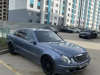 Mercedes-Benz E 320