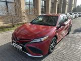 Toyota Camry 2021 года за 12 500 000 тг. в Шымкент