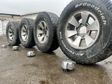 R 16 диски митсубиси оригинал с резиной 265-70-16 bfgoodrich! за 210 000 тг. в Алматы – фото 7