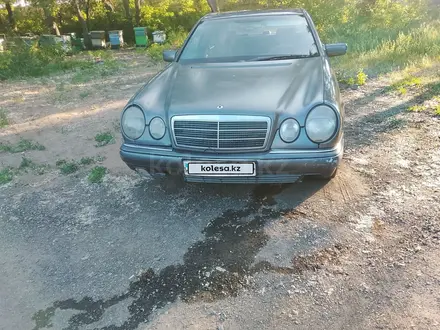 Mercedes-Benz E 200 1996 года за 1 600 000 тг. в Павлодар