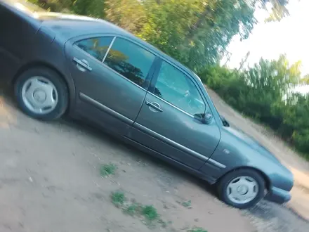 Mercedes-Benz E 200 1996 года за 1 600 000 тг. в Павлодар – фото 4