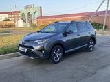 Toyota RAV4 2018 года за 13 100 000 тг. в Тараз