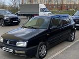 Volkswagen Golf 1997 года за 1 500 000 тг. в Караганда – фото 4