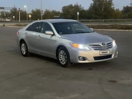 Toyota Camry 2011 года за 5 150 000 тг. в Актобе – фото 4