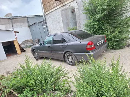 Mercedes-Benz C 180 1997 года за 2 000 000 тг. в Кокшетау – фото 5