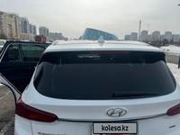 Hyundai Santa Fe 2019 годаfor12 200 000 тг. в Астана