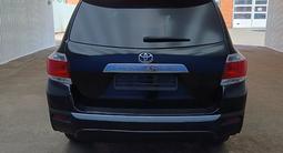 Toyota Highlander 2011 года за 7 960 050 тг. в Актобе – фото 5