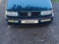 Volkswagen Passat 1996 годаfor2 400 000 тг. в Тараз