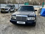 Mercedes-Benz E 230 1990 года за 1 750 000 тг. в Алматы