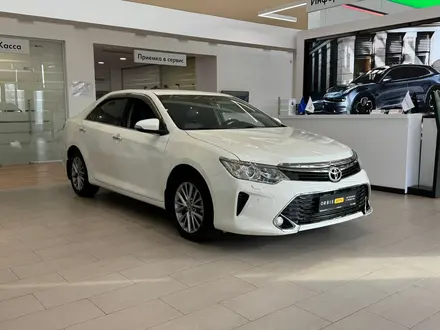 Toyota Camry 2016 года за 11 190 000 тг. в Актобе – фото 5