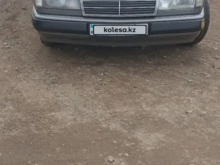 Mercedes-Benz E 200 1991 года за 1 250 000 тг. в Астана – фото 2