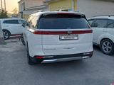 Kia Carnival 2021 года за 20 000 000 тг. в Шымкент