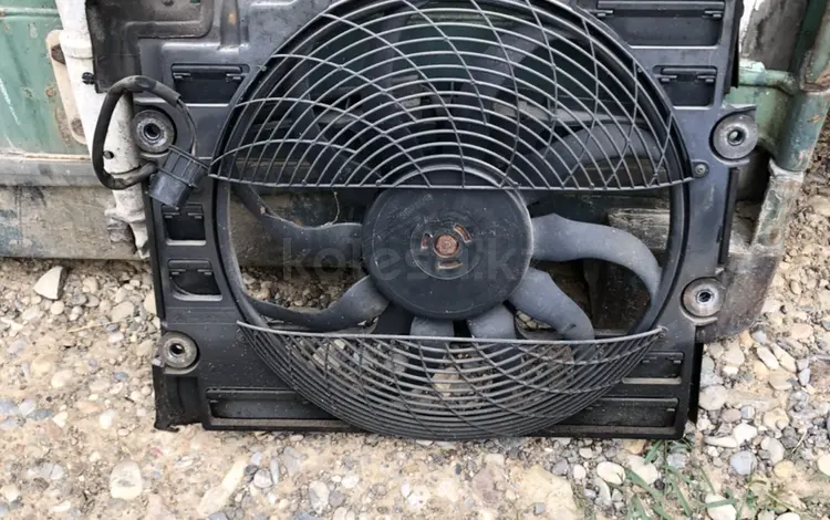 Вентилятор кондиционера на бмв е39 за 55 000 тг. в Шымкент