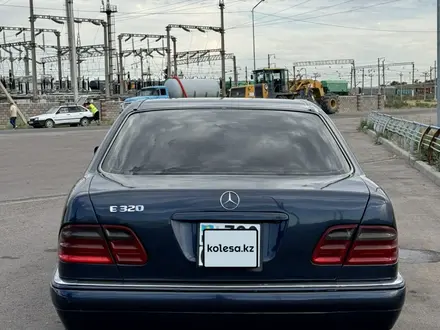 Mercedes-Benz E 320 1996 года за 2 700 000 тг. в Алматы – фото 4