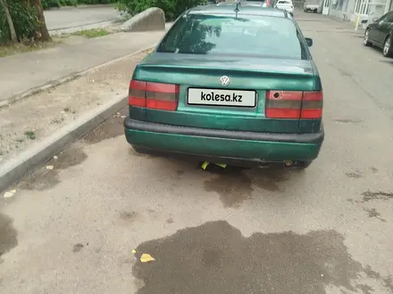 Volkswagen Passat 1996 года за 600 000 тг. в Алматы