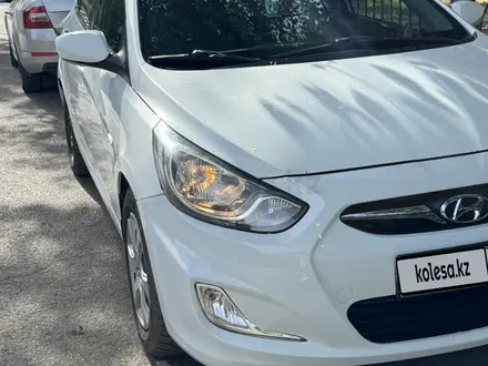 Hyundai Accent 2013 года за 4 100 000 тг. в Караганда – фото 2