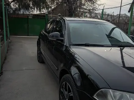 Volkswagen Passat 2004 года за 2 200 000 тг. в Алматы – фото 3