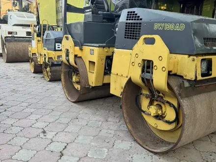 Bomag  BW 138 AD-5 2010 года за 12 000 000 тг. в Шымкент – фото 2