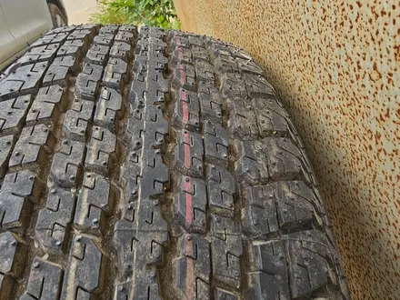 Шина "Bridgestone-Dueler" R17/265/65 Оригинал. за 60 000 тг. в Актау – фото 3