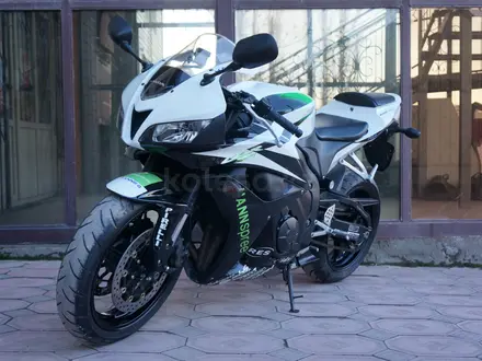 Honda  CBR600RR 2008 года за 3 190 000 тг. в Шымкент