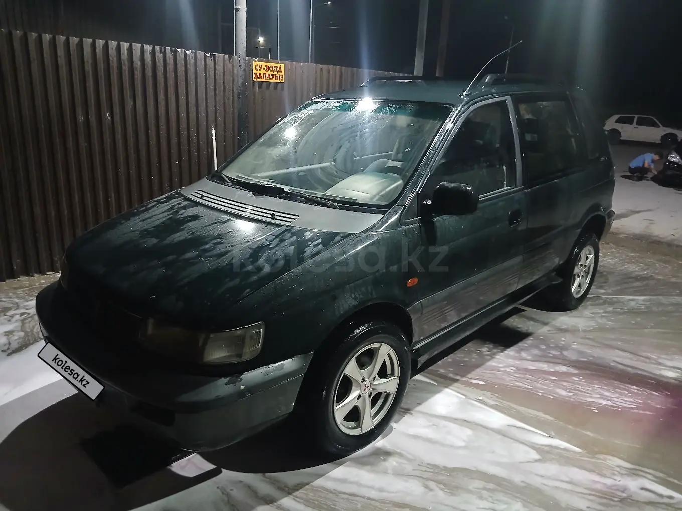 Mitsubishi Space Runner, 1994