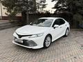 Toyota Camry 2019 года за 13 800 000 тг. в Алматы – фото 4