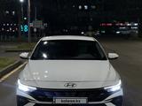 Hyundai Elantra 2023 года за 10 200 000 тг. в Алматы – фото 3