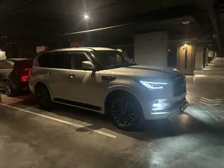 Infiniti QX80