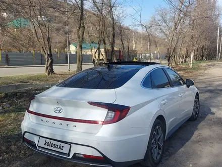 Hyundai Sonata 2022 года за 12 500 000 тг. в Алматы – фото 3