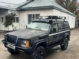 Jeep Cherokee 1993 годаүшін3 000 000 тг. в Шу