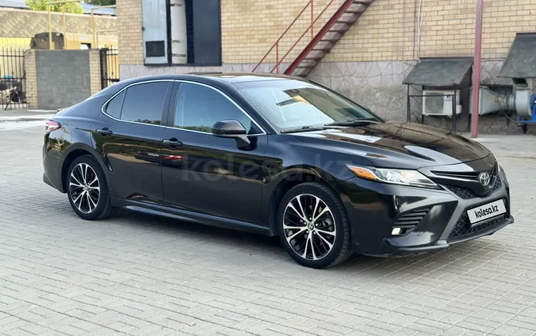 Toyota Camry 2018 года за 10 000 000 тг. в Актобе